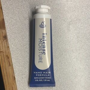 Bath & Body Works Blue and Cream Hand Mask
